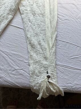 White Textured pants